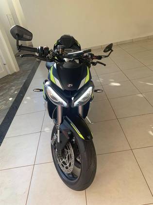 TRIUMPH STREET TRIPLE 765 RS TRIUMPH STREET TRIPLE 765 RS